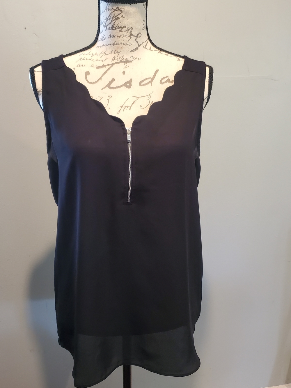 Fortune + Ivy Black Shawnece Scalloped Zip Mixed Media Tank XL
